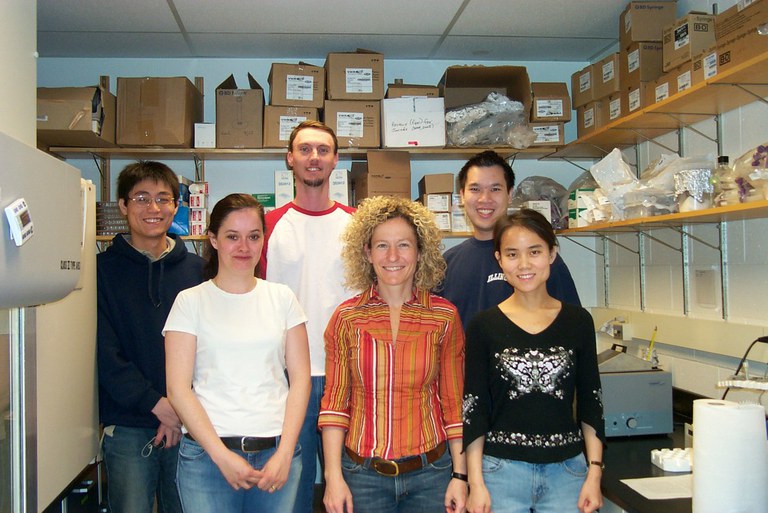 Cantorna Lab Photo, 2007